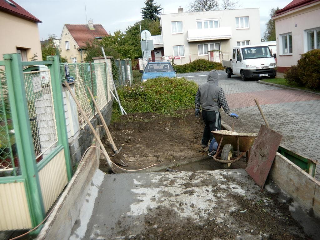 Zámková dlažba - Kbely - fotografie 1